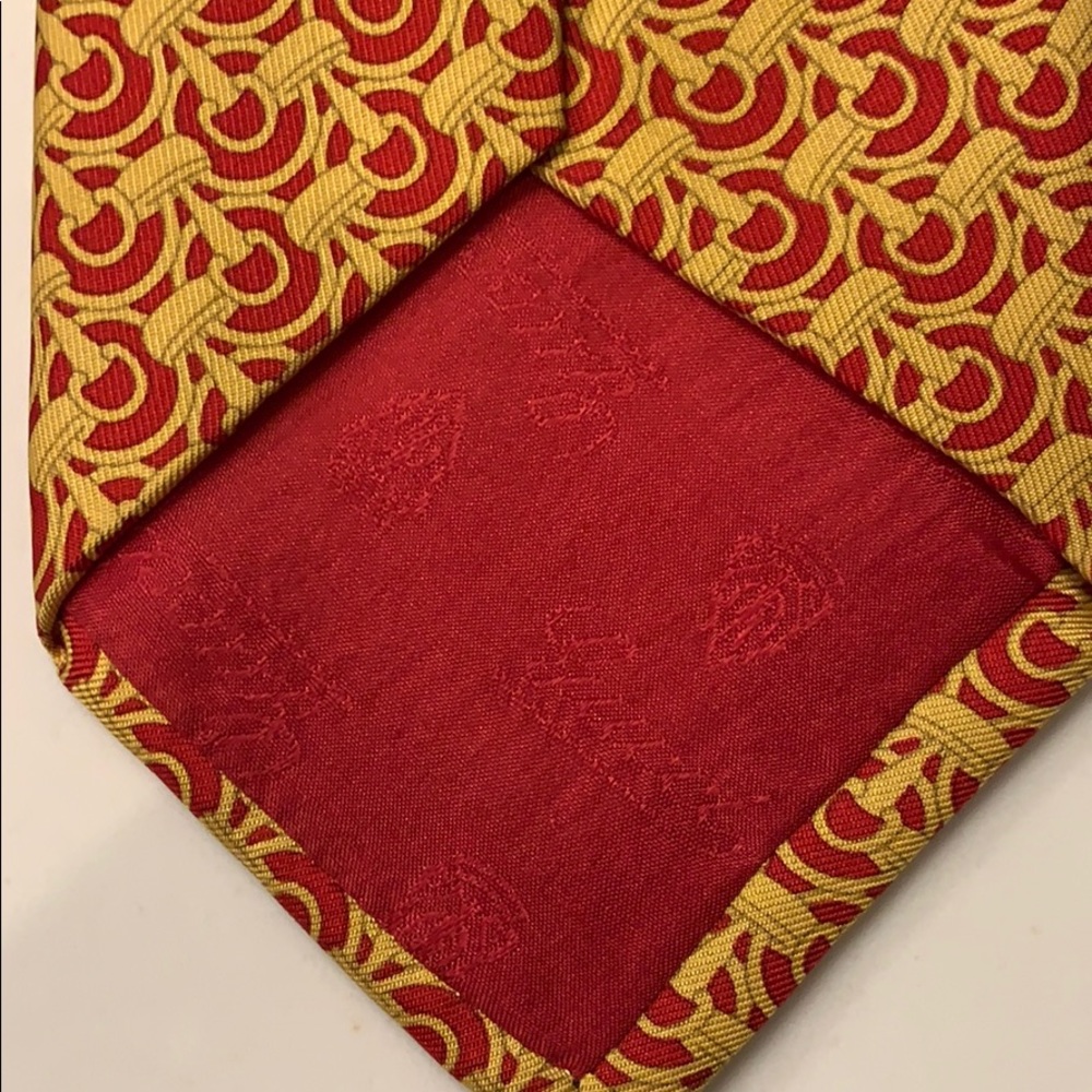 Gucci | Yellow + Red Horsebit Motif Silk Tie - Picture 3 of 3